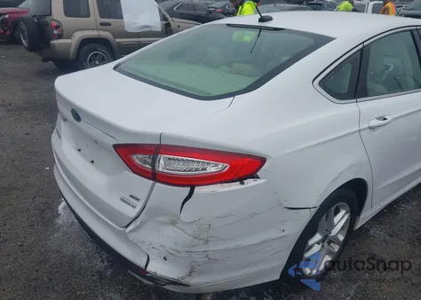 2014 Ford Fusion Se z USA, uszkodzony, nr VIN 3FA6P0HD0ER227134